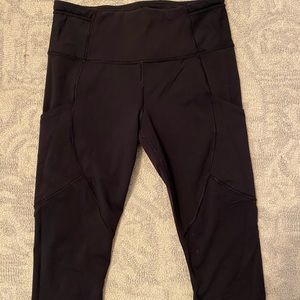 LULULEMON cropped workout leggings